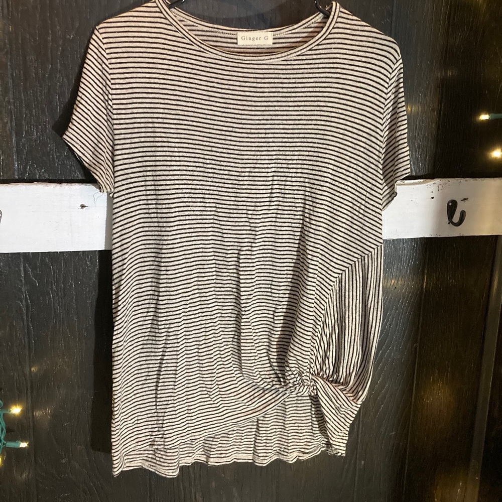 M, Crew neck stripped top